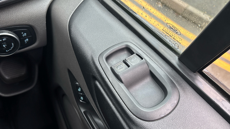 Ford Transit Custom 300 L1 Diesel Fwd 2.0 EcoBlue 105ps Low Roof D/Cab Leader Van